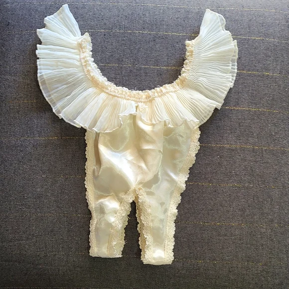 VTG Women's Crotchless Panties Cream Colored Lace + Silk Feeling Sz OSFA - Picture 3 of 9